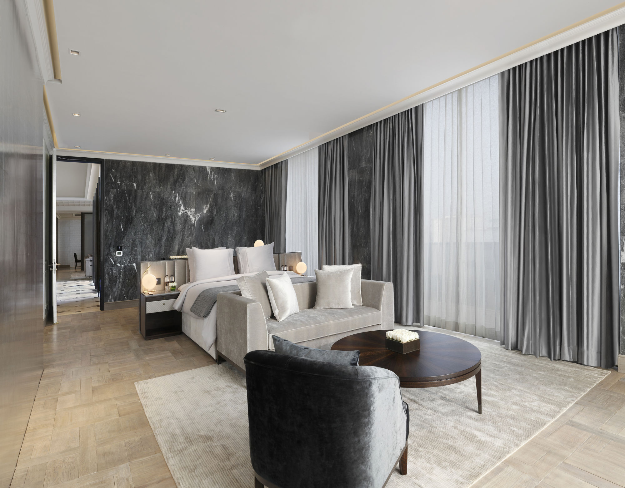 Фото Roseate House