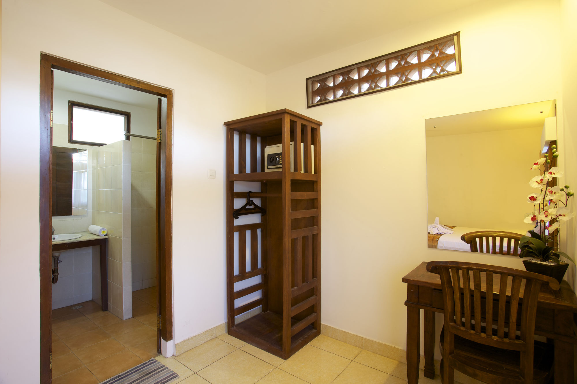 Фото Ayu Lili Garden Hotel