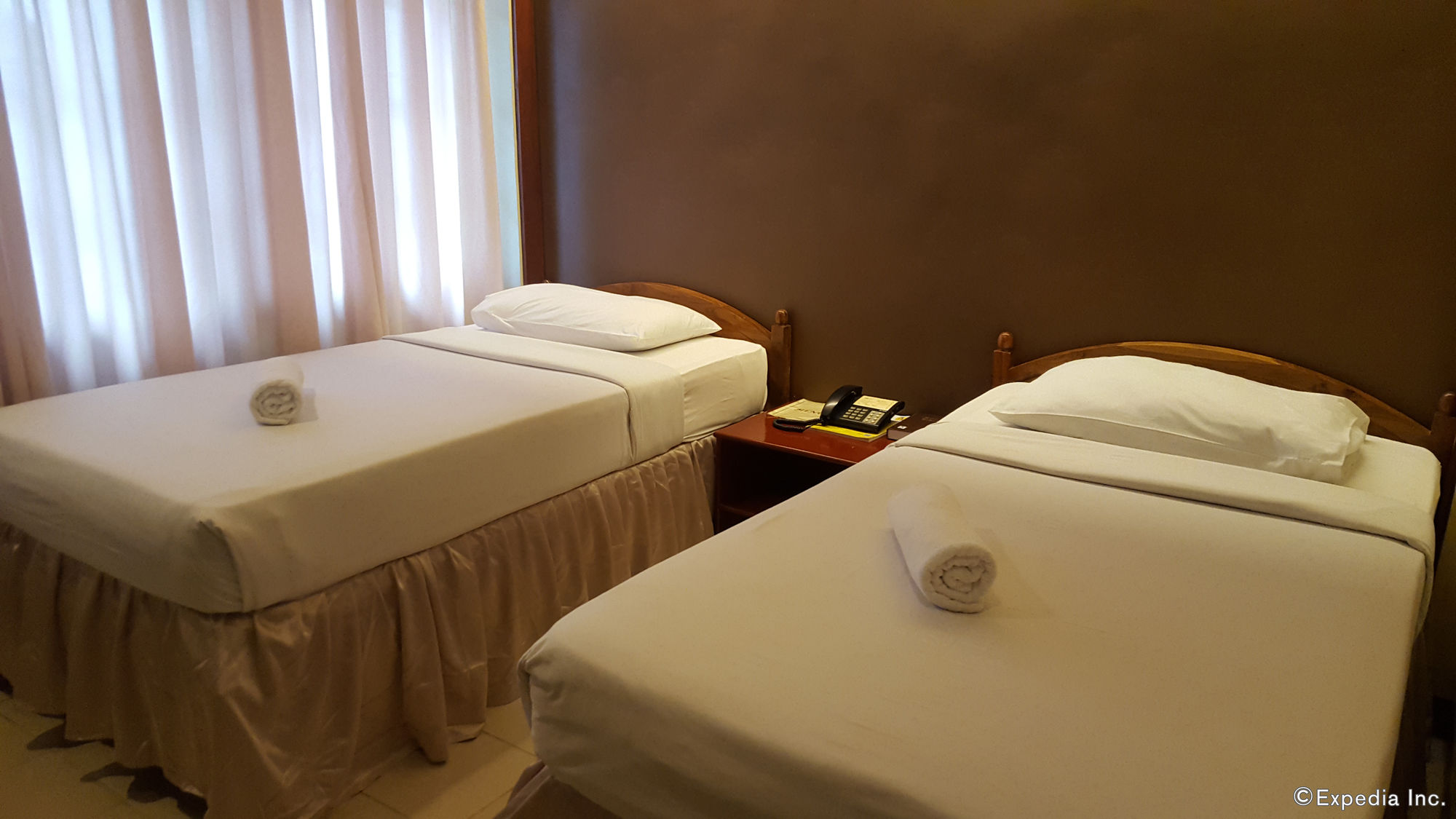 Фото Dumaguete Royal Suite Inn