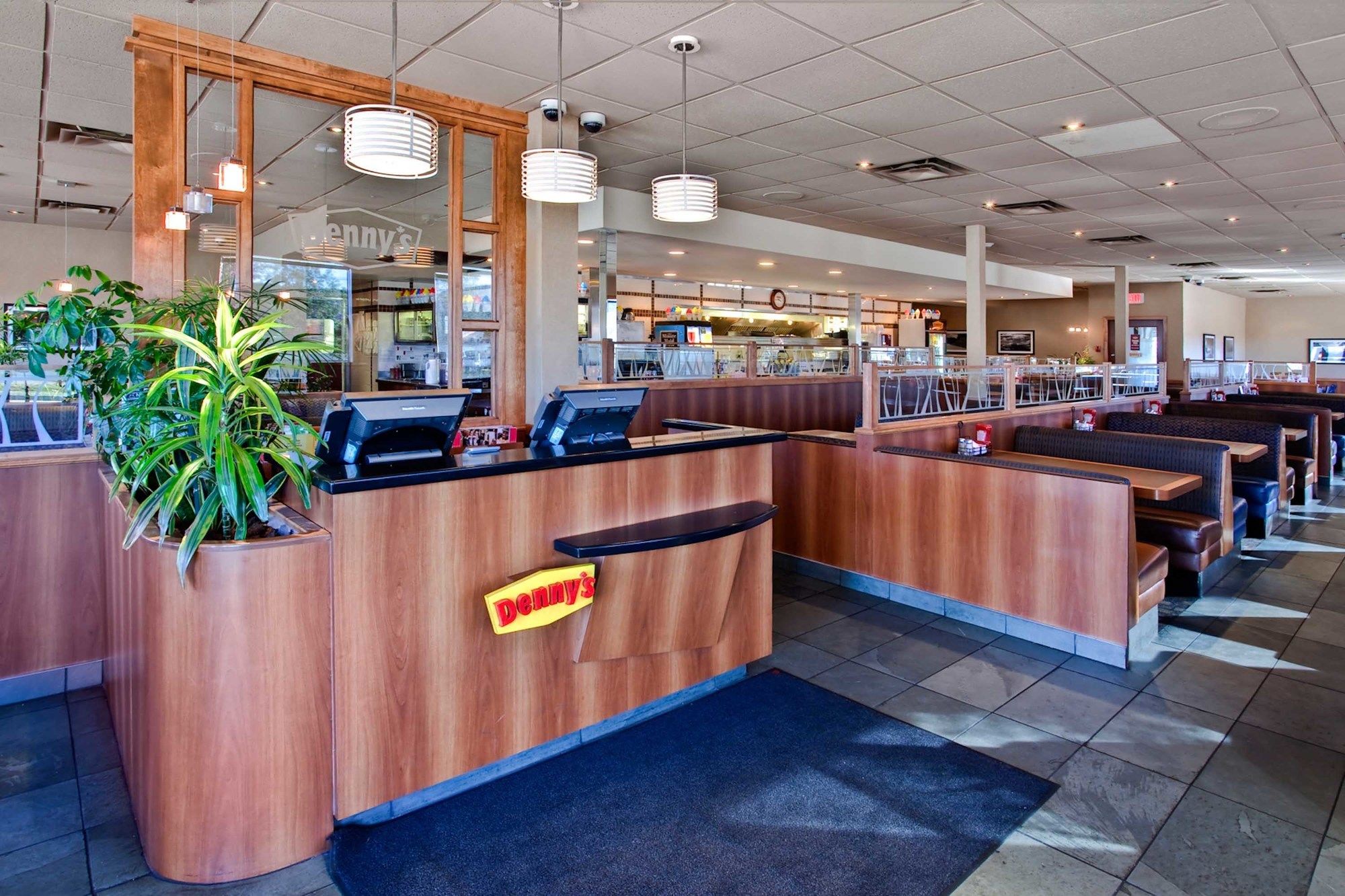 Фото Sandman Hotel & Suites Prince George