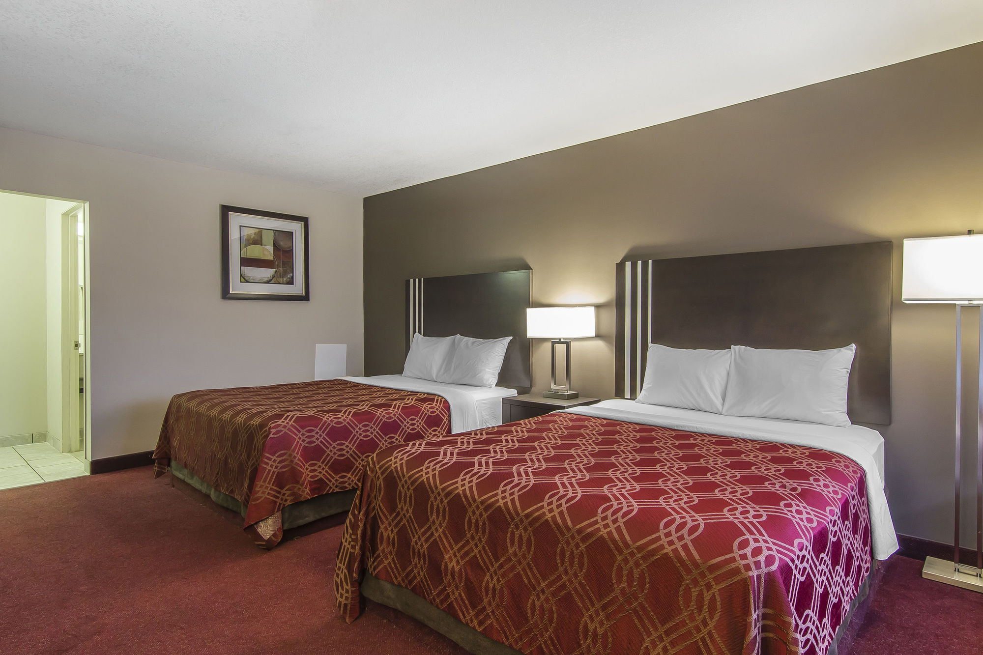 Фото Econo Lodge Inn & Suites Lethbridge