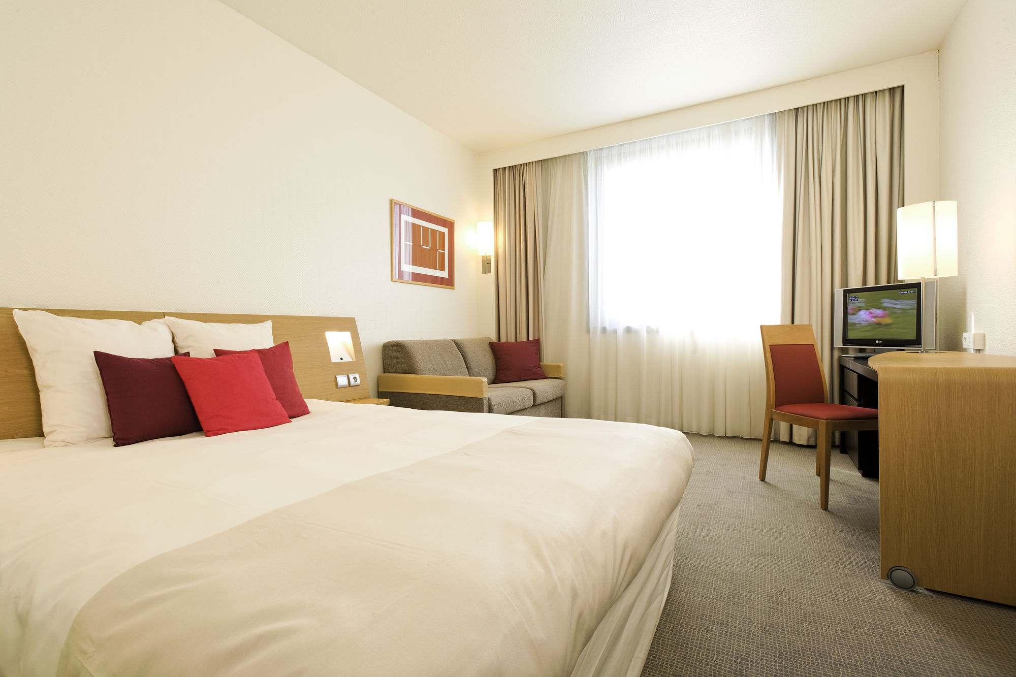 Фото Novotel Grenoble Centre