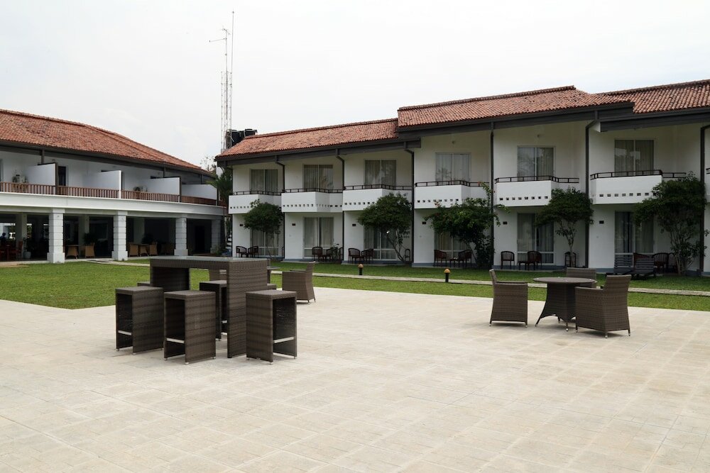 Фото Hibiscus Beach Hotel & Villas