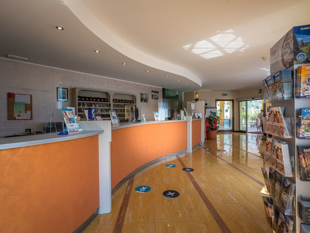 Фото Hotel Cristina