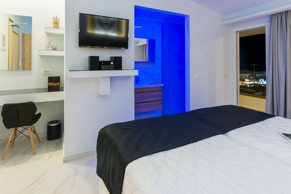 Фото Ionis Art Hotel