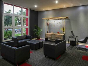 Гостиница Ibis Belém Airport