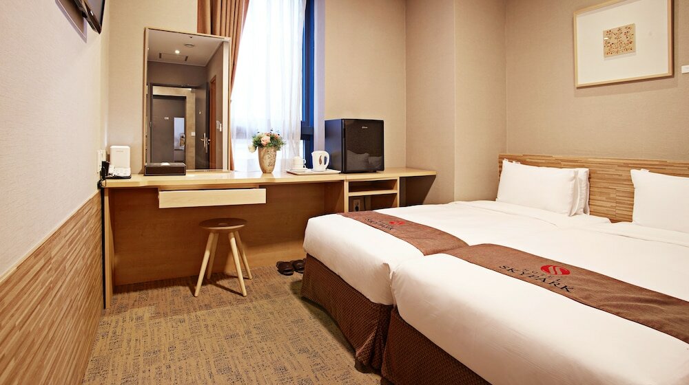 Фото Hotel Skypark Myeongdong III