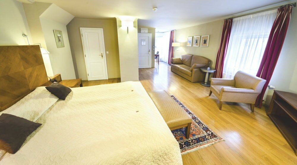 Фото The Golden Wheel