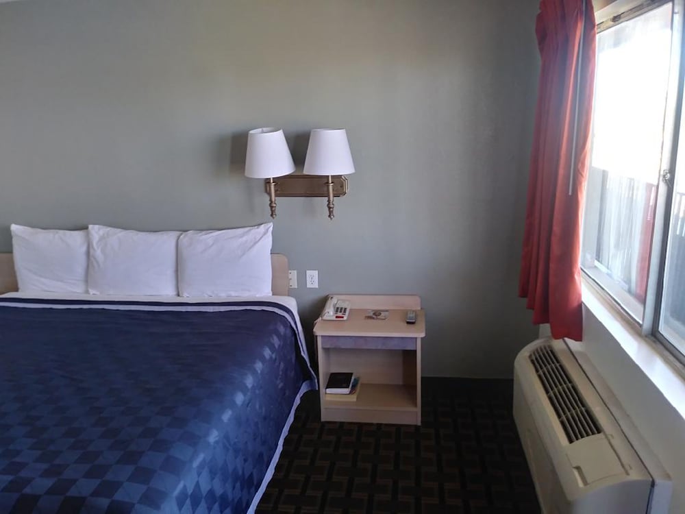 Фото Americas Best Value Inn Amarillo Airport