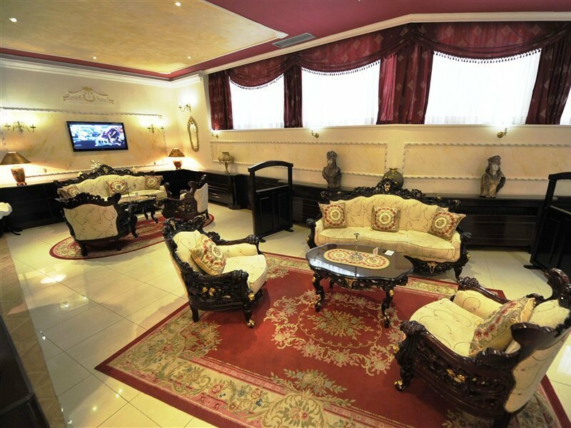 Фото Queen's Astoria Design Hotel