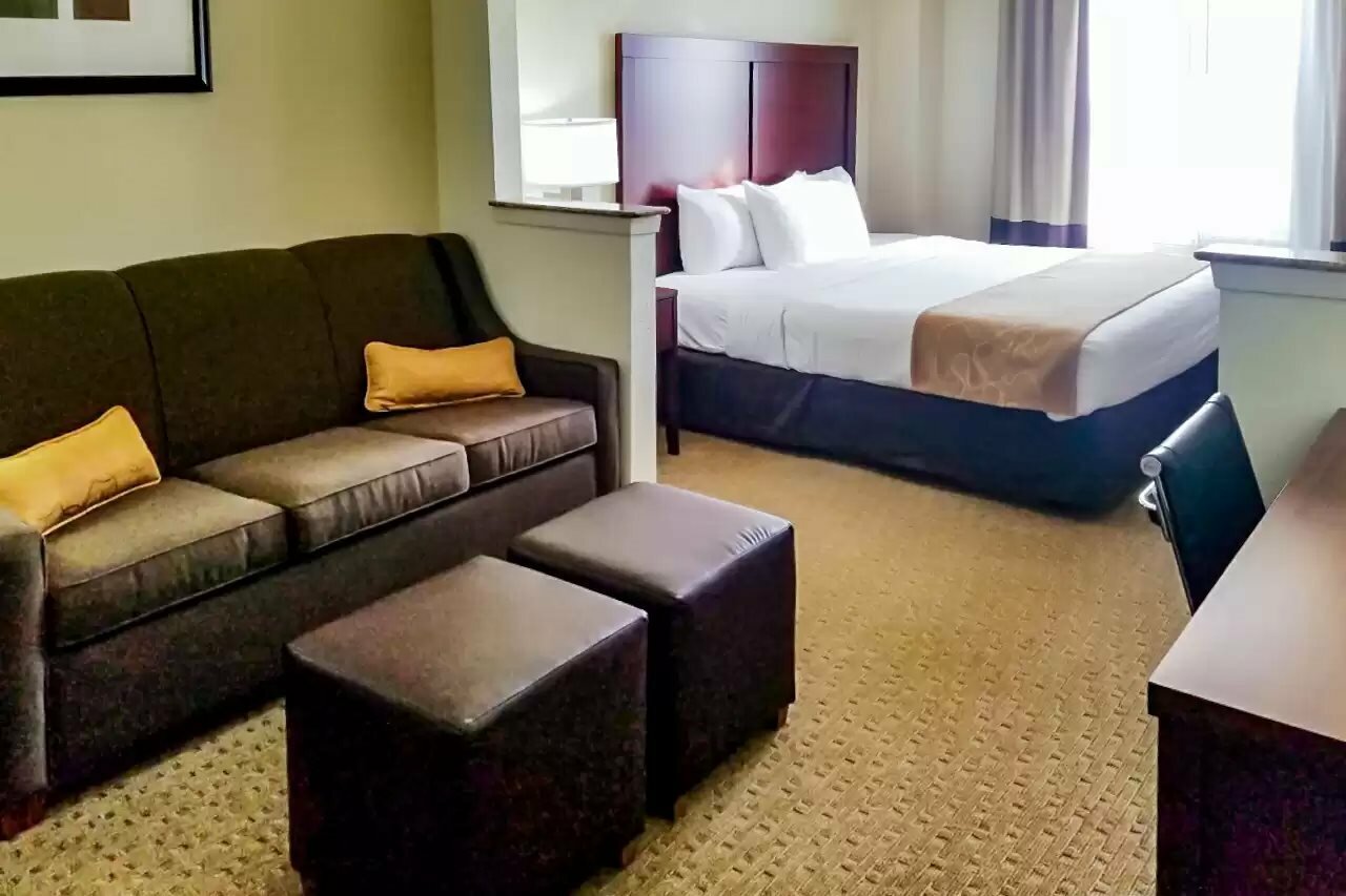Фото Comfort Suites Las Colinas Center