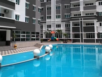 Фото D'Embassy Serviced Residence Suites