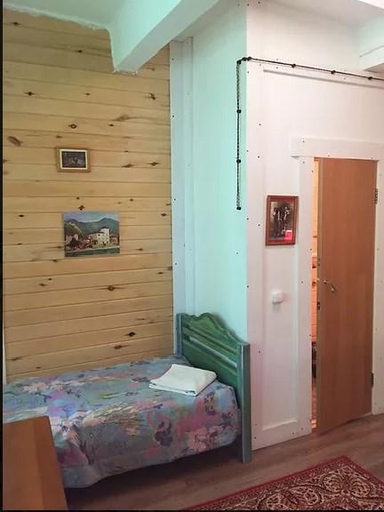 Фото Каморка с Лежанкой у окна