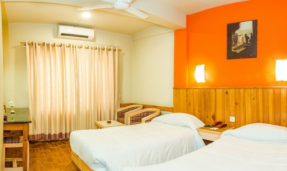 Фото Harati Manor Inn