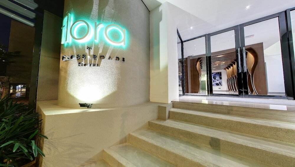 Фото Flora by Crossroads Hotel