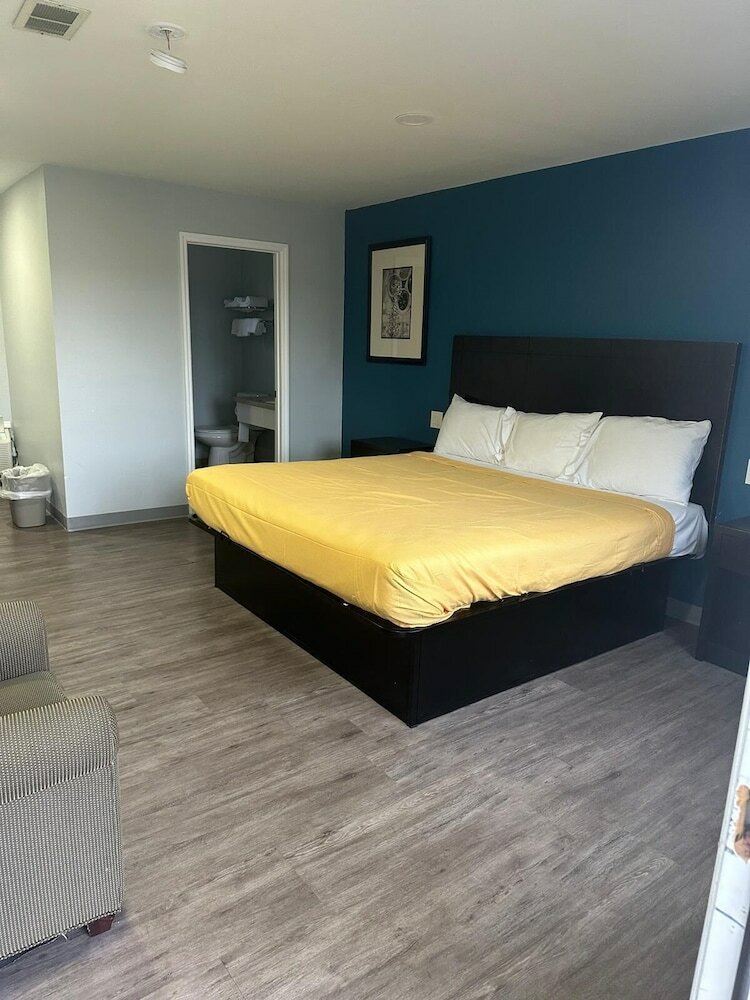 Фото Americas Best Value Inn Albany East Greenbush