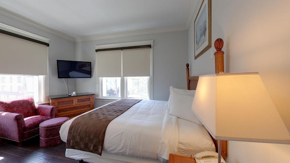 Фото Warfield Hotel