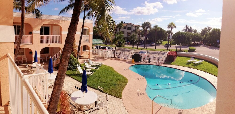 Фото Coral Key Inn