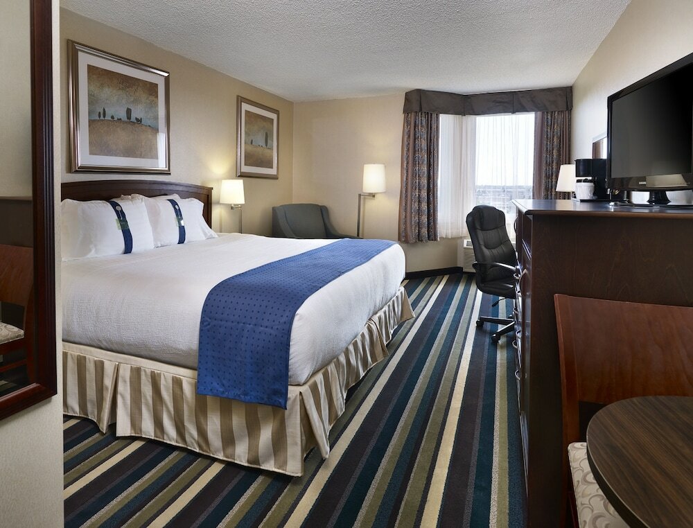 Фото Holiday Inn Conference Ctr Edmonton South