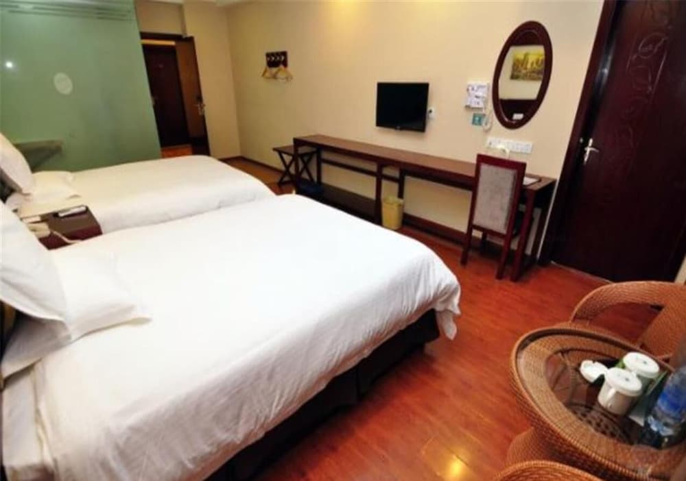 Фото GreenTree Inn Kunming Chenggong University City Hsr Station Shilin Street Express Hotel