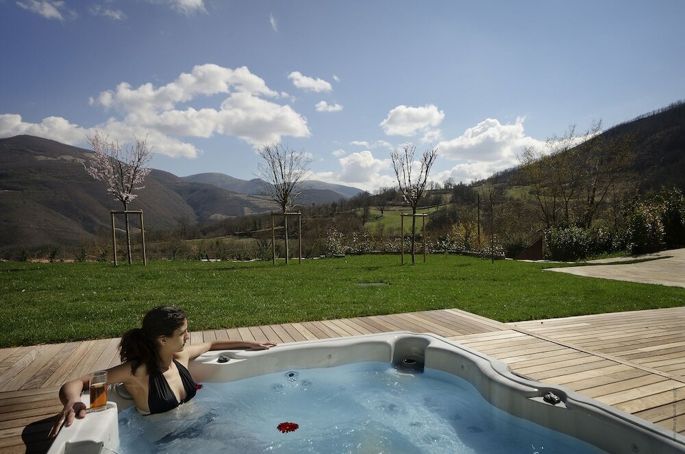 Фото Castello di Postignano Relais