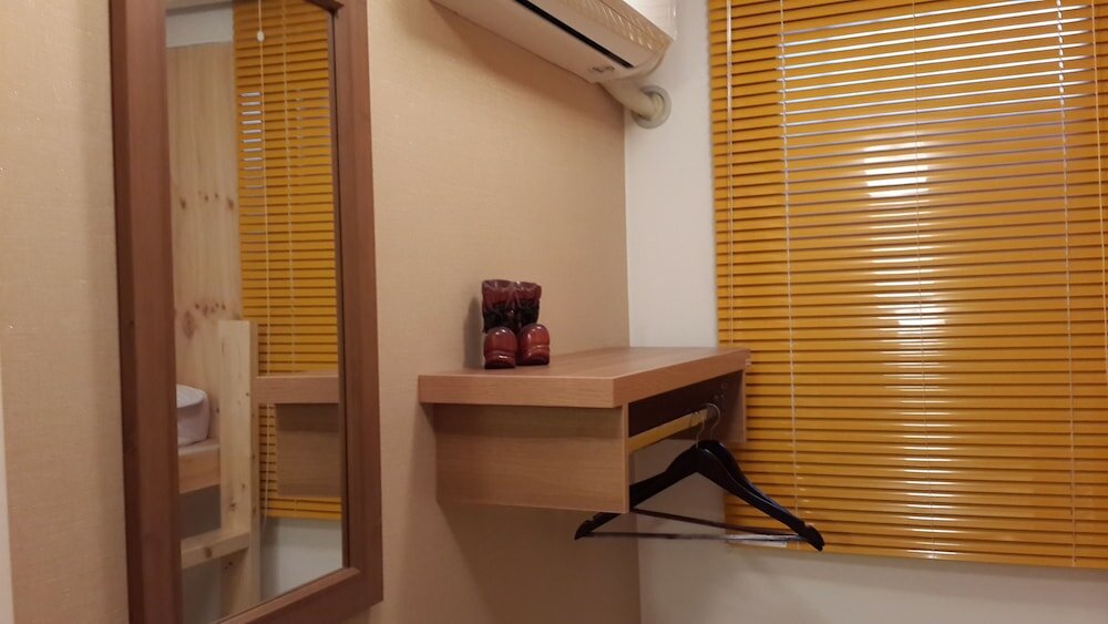 Фото High Street Guest House Hongdae