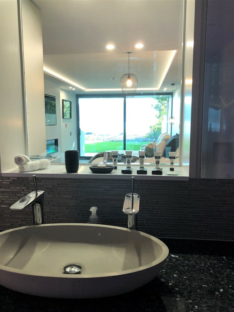 Фото Fiordland Lakeview