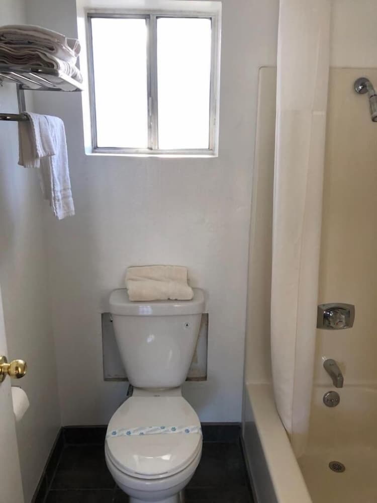 Фото Kelseyville Motel