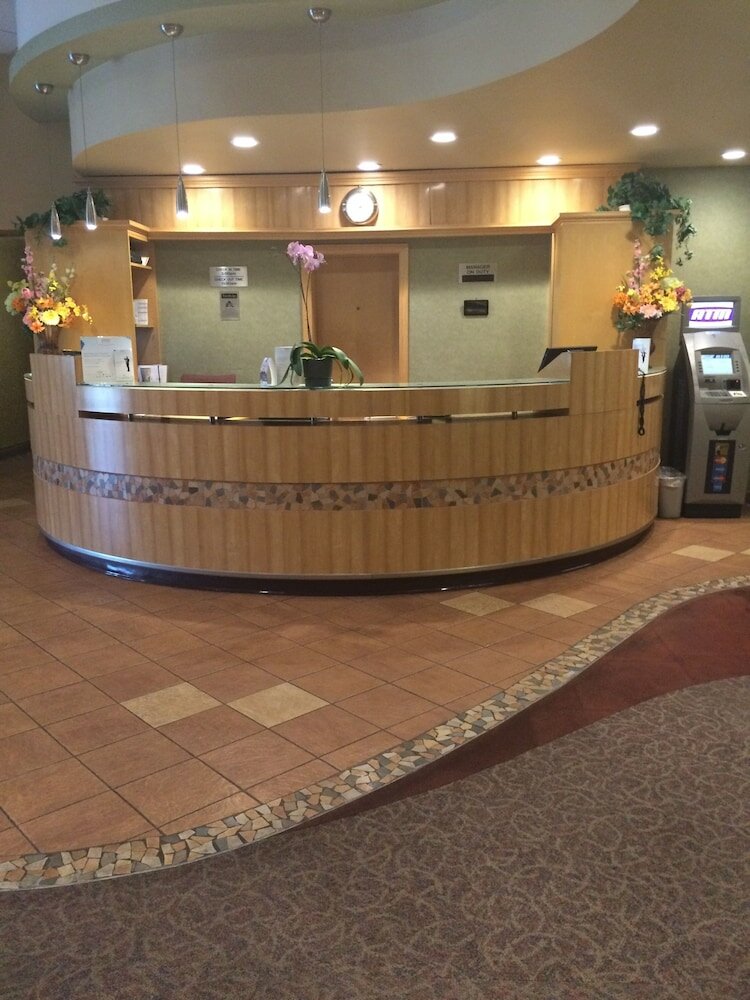 Фото Travelodge by Wyndham Winnipeg East