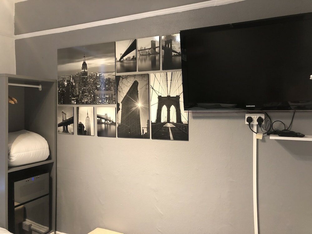 Фото Book a Bed Hostels