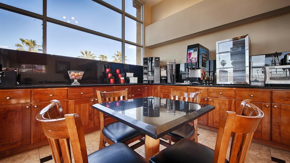 Фото Best Western Heritage Inn