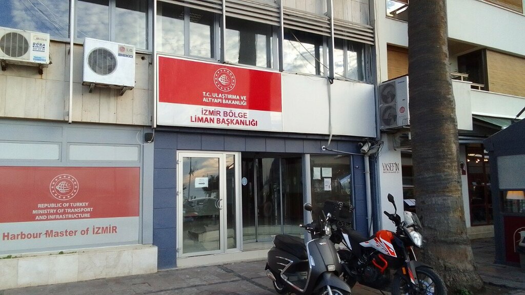 قاعدة المياه، محطة القوارب Alsancak Port Administrative Authority ، إزمير، صورة