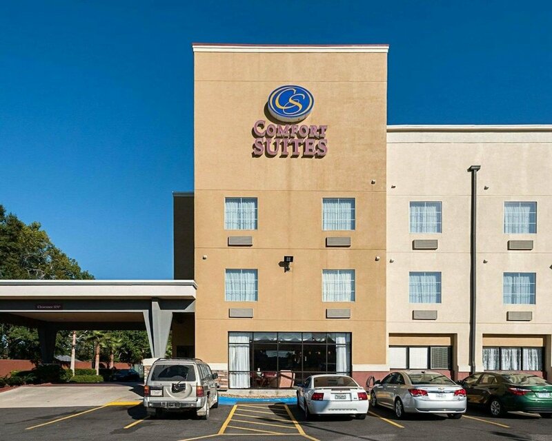 Гостиница Comfort Suites Lake Charles в Лейк-Чарльзе