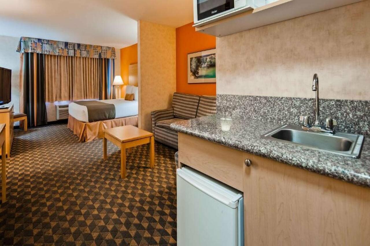Фото Best Western Plus North Las Vegas Inn & Suites