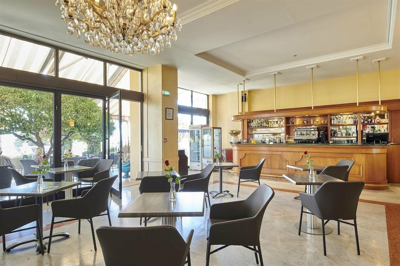 Фото Hôtel Vacances Bleues Le Royal