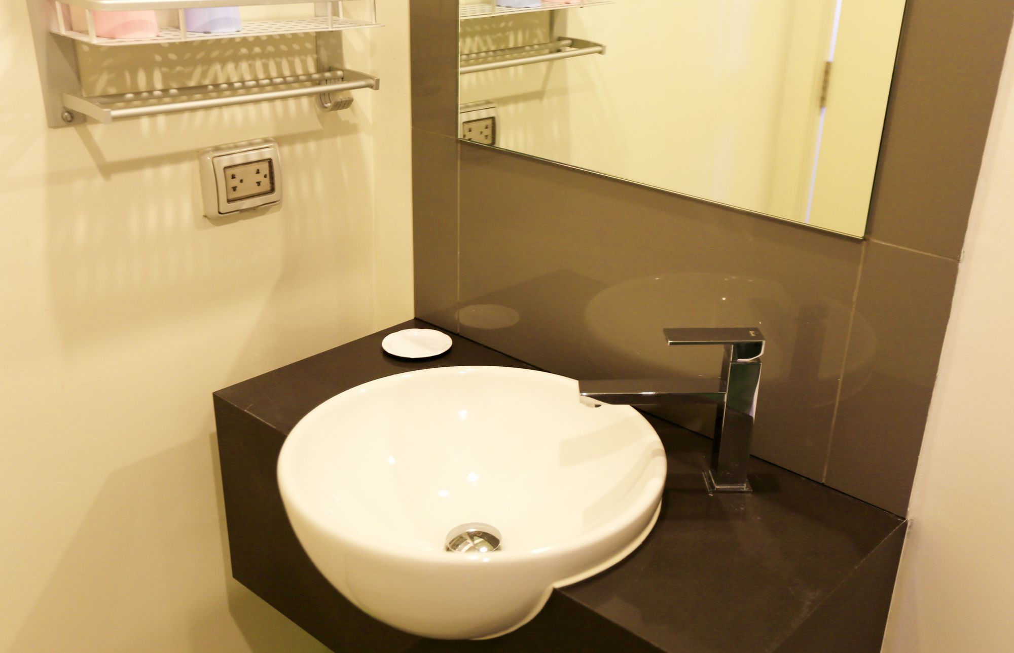 Фото Unixx Condominiums by Win 99 Group