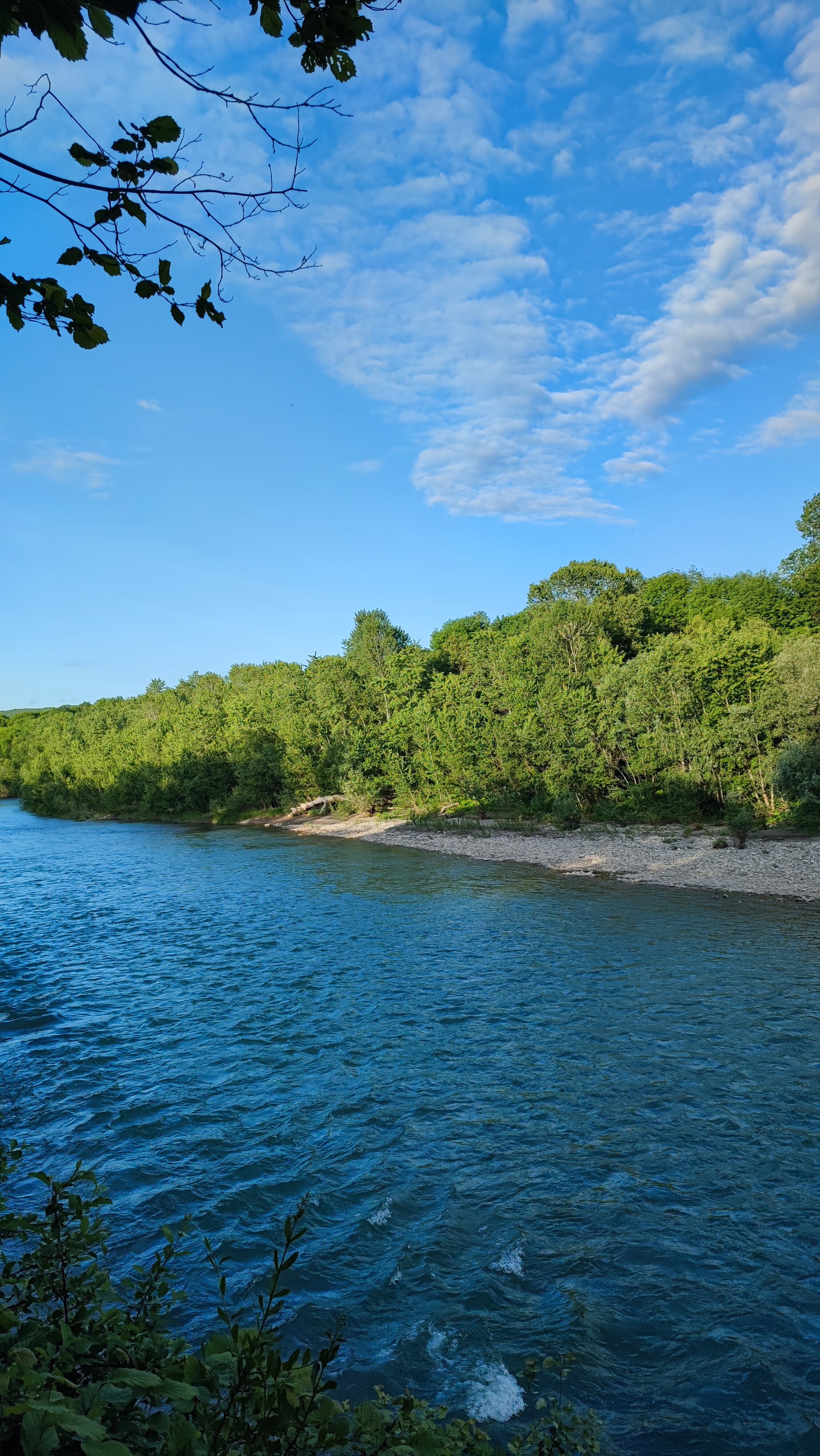 Фото Дом у реки