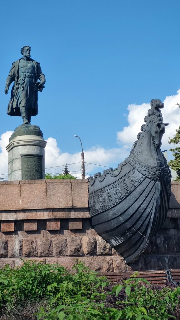 Monument, memorial Afanasy Nikitin, Tver, photo