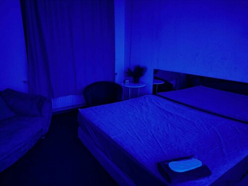 Порно жыныстық қатынас кезінде электр тоғымен соққы береді