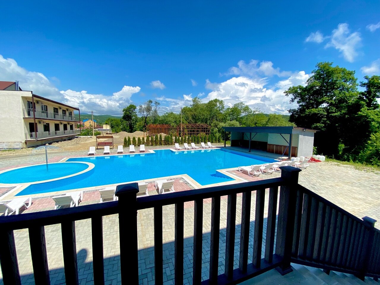 Фото Дом с бассейном