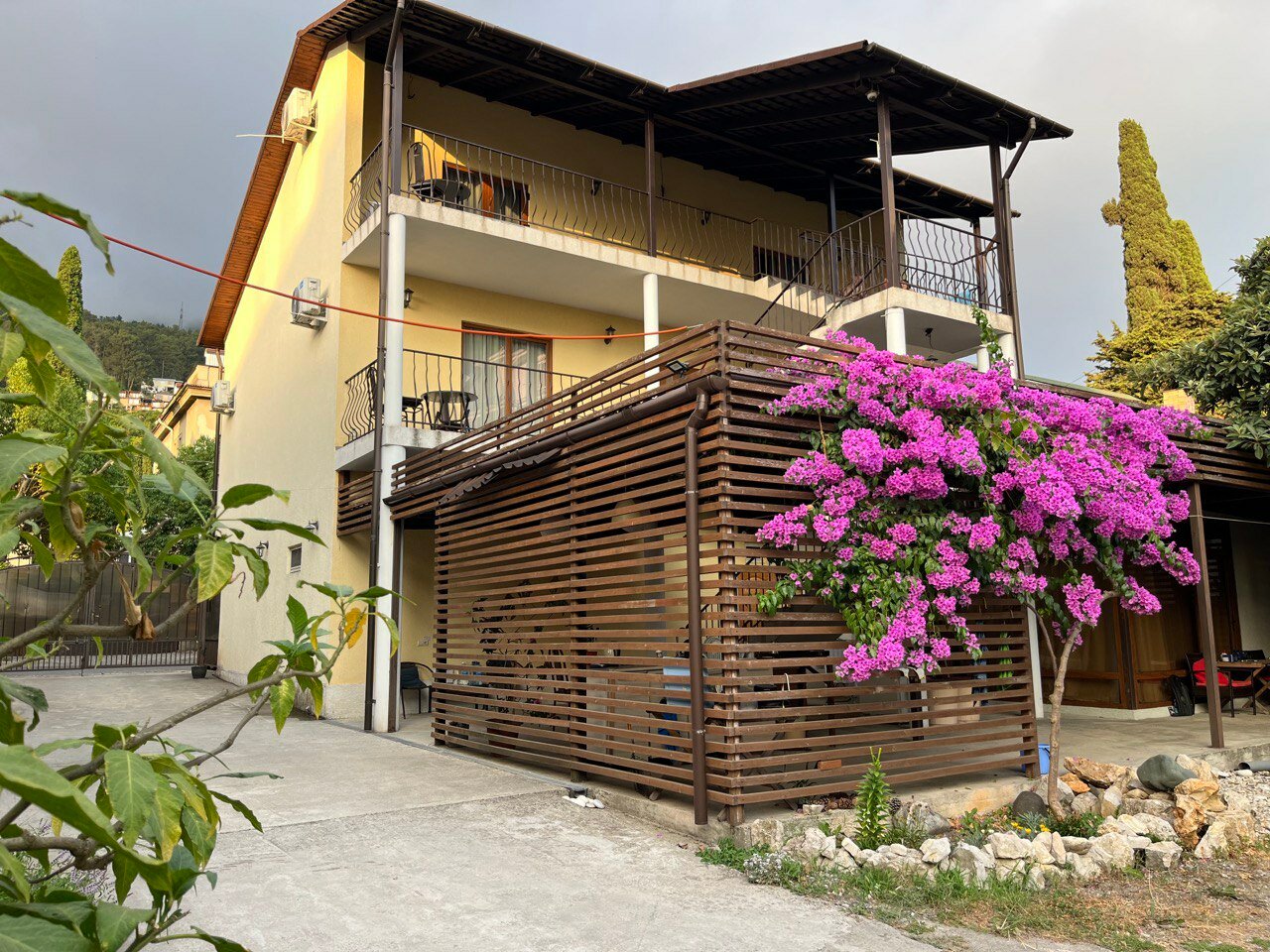 Фото отеля 1