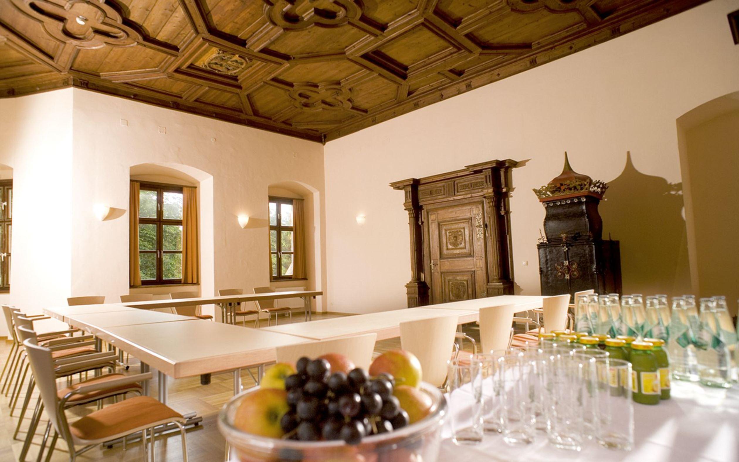 Фото Jufa Hotel Schloss Röthelstein