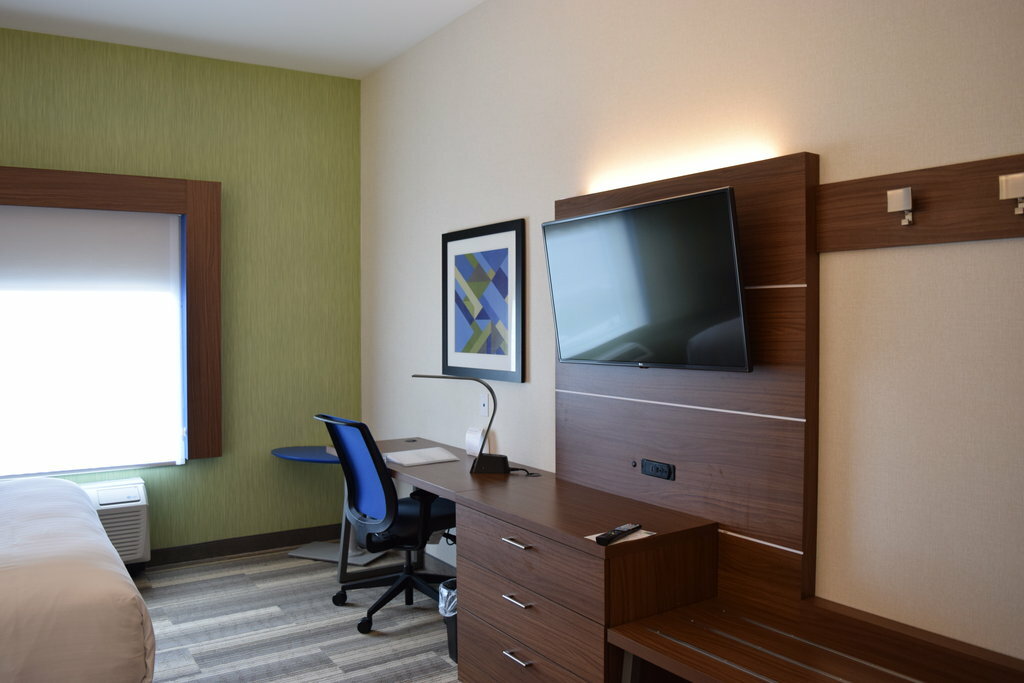 Фото Holiday Inn Express & Suites Ithaca, an Ihg Hotel
