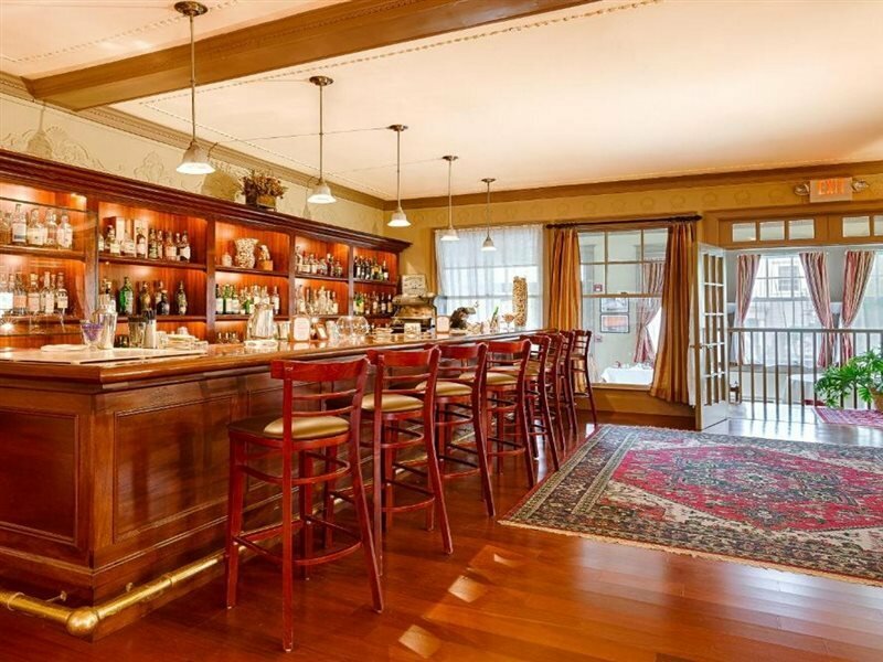 Фото Gateways Inn & Restaurant