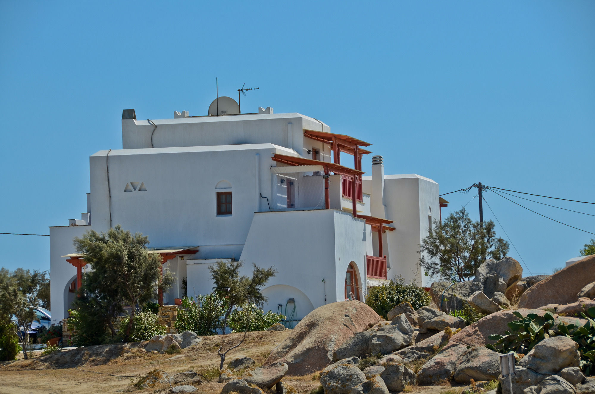 Фото Ydreos Studios & Apartments