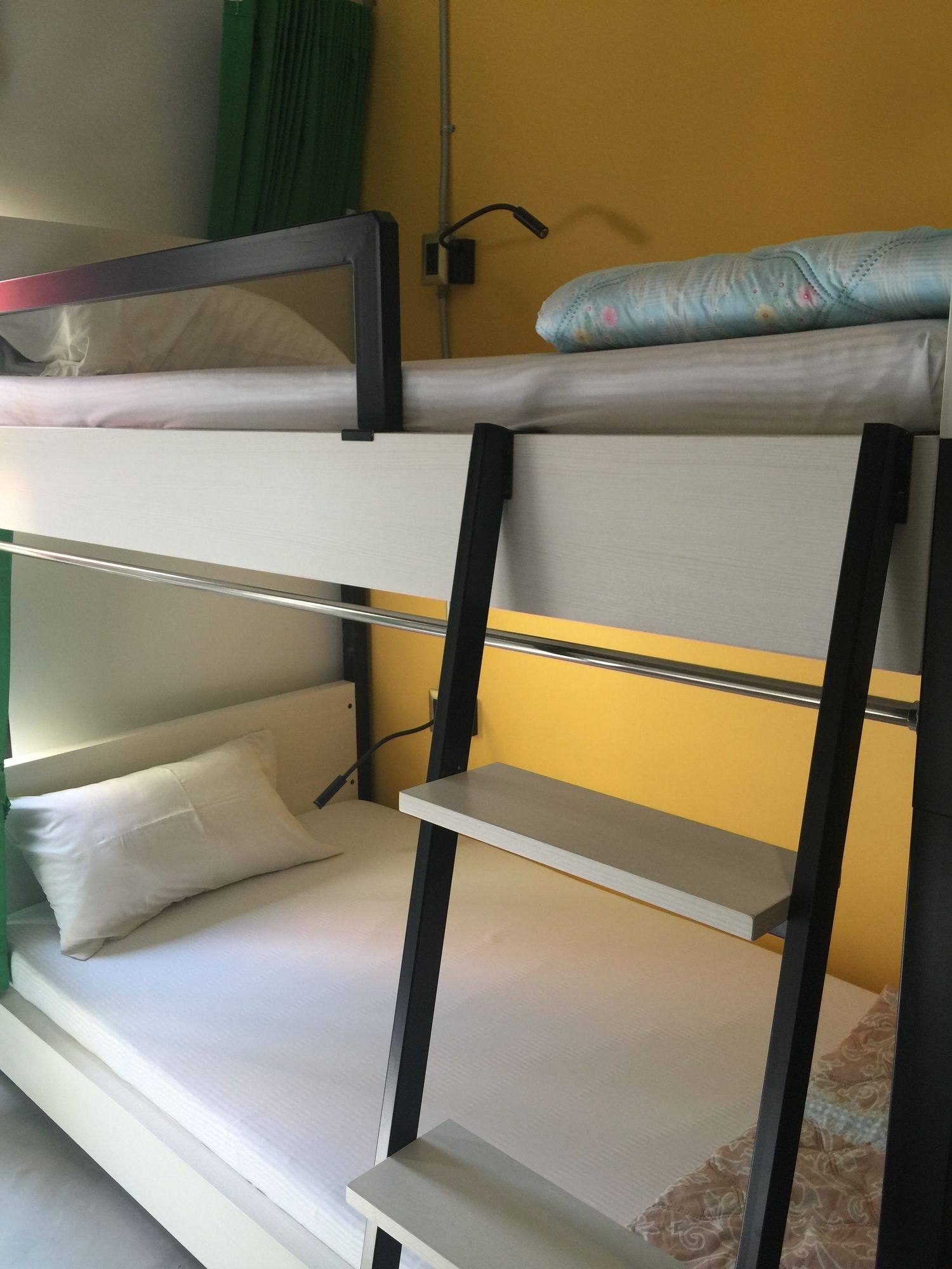 Фото Bed@Town Hostel