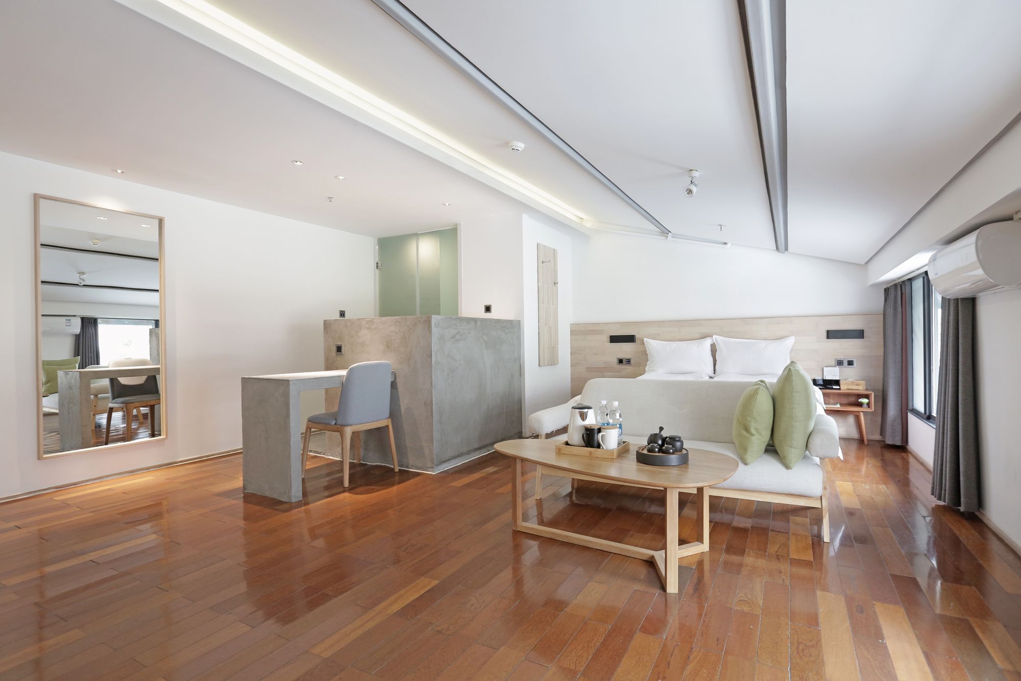 Фото Travelling With Hotel Chengdu Wide and Narrow Alley