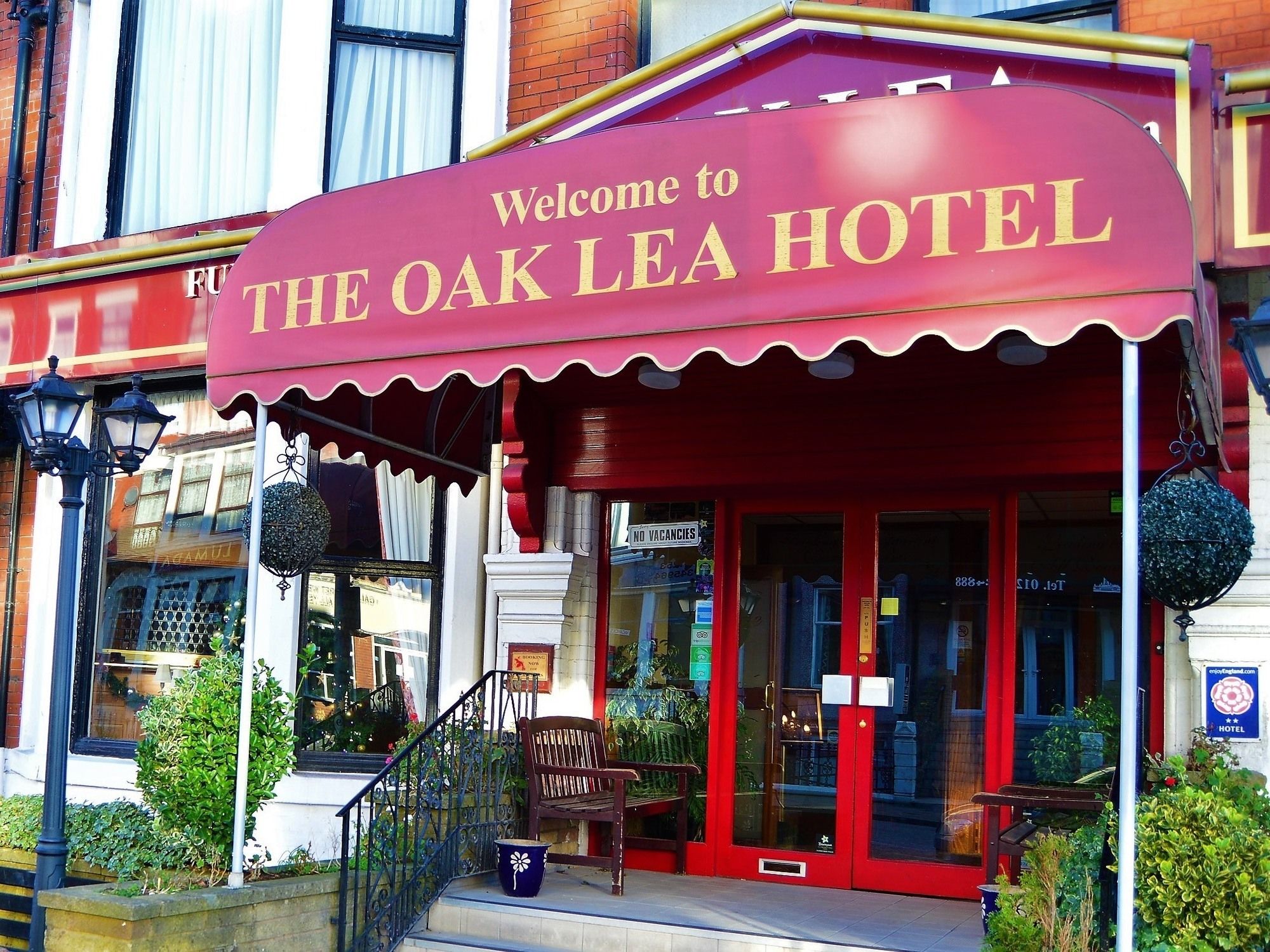 Фото The Oak Lea Hotel