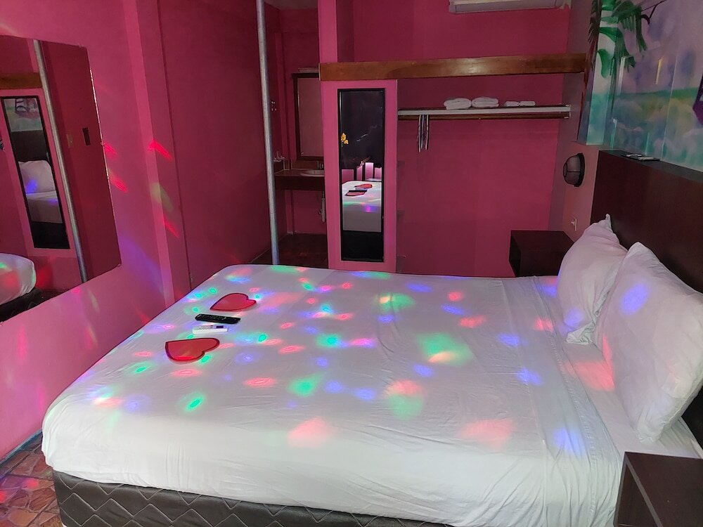 Фото Best Time Inn Hotel - Car Rental