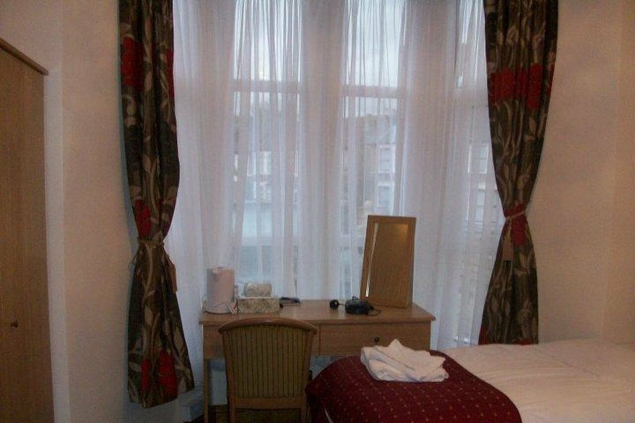 Фото Britannia Inn Hotel